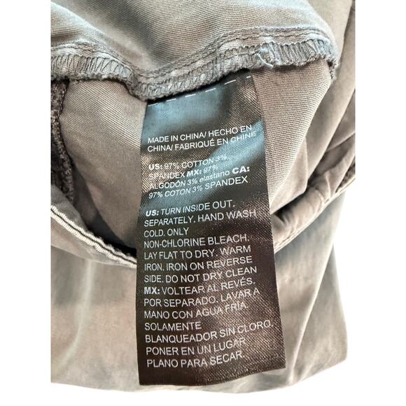 WHBM The Slim Olive Cropped Cargo Pants Rhinestone Flap Pockets 8P EUCUC - Picture 10 of 12